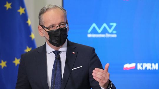 Szef MZ: w regionach z najwyższą liczbą zakażeń będzie zwiększona obecność służb egzekwujących obowiązek noszenia maseczek