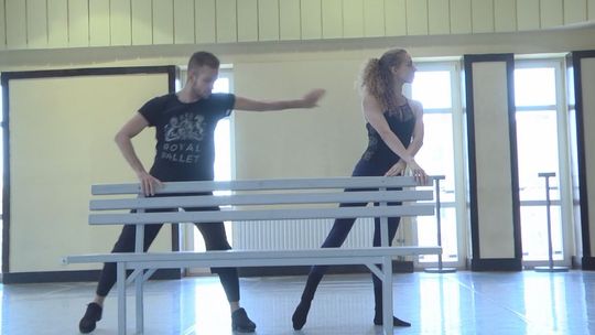 Tancerze wrócili na sale baletowe. Kielecki Teatr Tańca zaprasza na spektakle