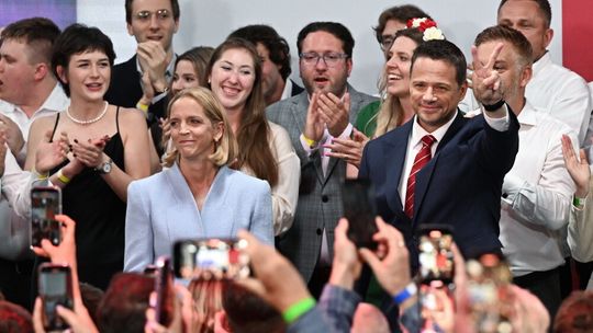 Trzaskowski: zwyciężyliśmy, ale - "na żyletki"; mówiłem, że będzie bardzo blisko