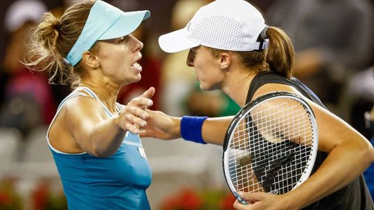 Turniej WTA w Pekinie: Iga Światek wygrała z Magdą Linette w 1/8 finału