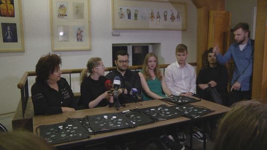 Uczniowie na scenie. Finał projektu "Wczytuję sztukę - warsztaty teatralne"