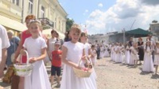 Ulicami Kielc przeszły procesje z okazji Bożego Ciała