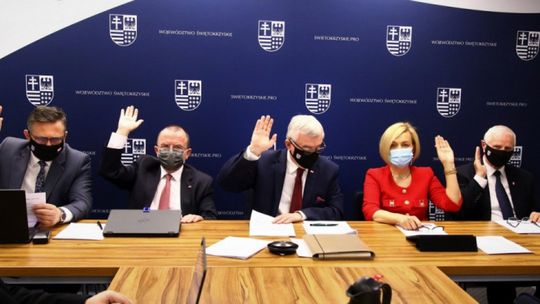 Unijne wsparcie dla świętokrzyskich uczniów i seniorów 