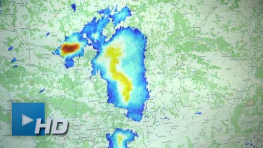 Upał nie odpuszcza, ale synoptycy ostrzegają przed burzami