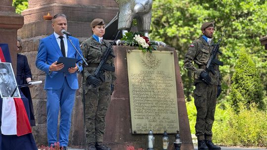 Uroczystość upamiętniająca 85. rocznicę rozstrzelania Polskich Patriotów na Brzasku
