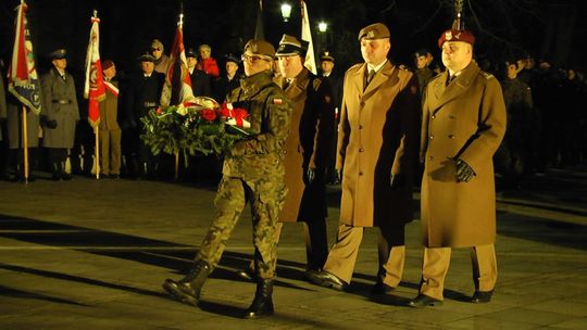 Uroczystości przed Pomnikiem Armii Krajowej