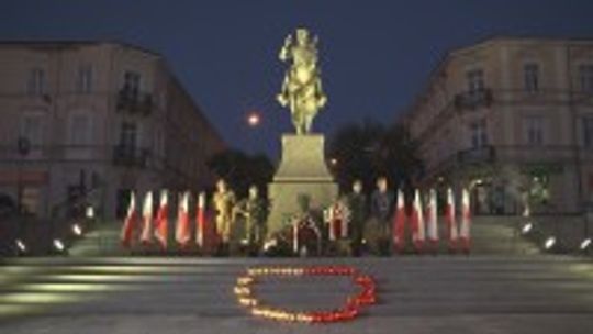 Uroczysty capstrzyk upamiętniający 83. rocznicę śmierci Józefa Piłsudskiego