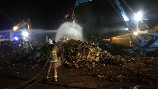 W Fałkowie znowu paliło się wysypisko śmieci