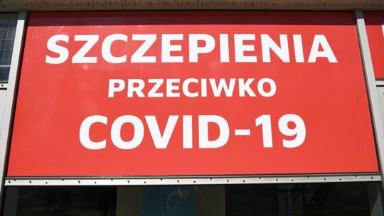 W pełni zaszczepionych w Polsce jest 2,4 mln osób