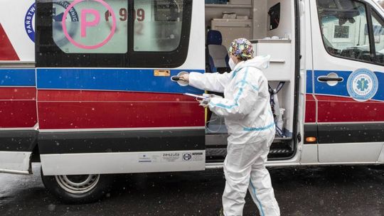 W skali kraju zmniejsza się liczba zajętych łóżek i respiratorów, w województwie świętokrzyskim sytuacja nadal trudna