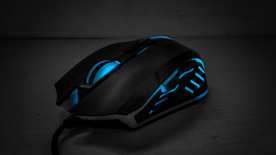 Waga myszki ma znaczenie: przewodnik po ultralekkich modelach dla graczy