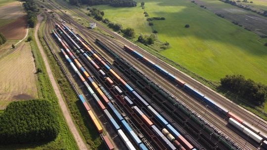 Warto postawić na transport towarów koleją. Planeta nam za to podziękuje