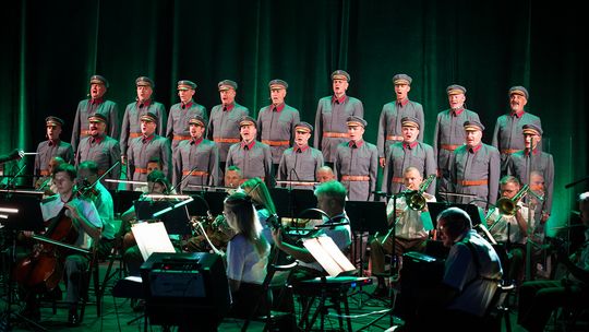 Widowisko pełne szlagierów