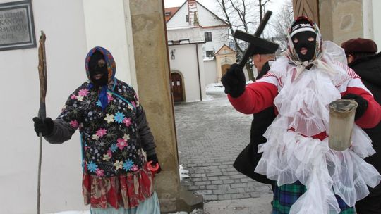 Wielkanocne zwyczaje: Emaus i Siuda Baba