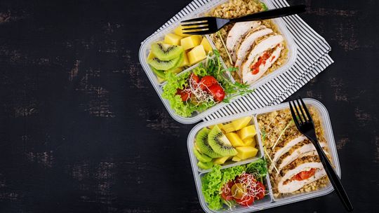 Włoszczowska dieta pudełkowa, która zaskoczy Cię różnorodnością smaków. Sprawdź koniecznie to menu!