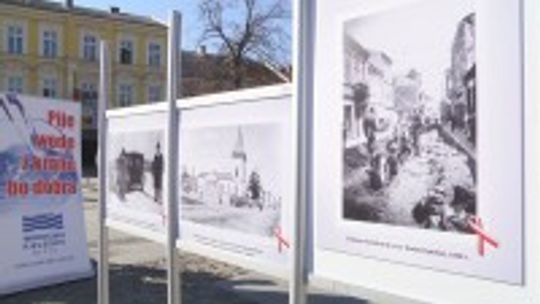 Wodociągi na starych fotografiach. Na kieleckim Rynku można oglądać wystawę „Wodociągi Kieleckie – Dziecko Niepodległej Polski”