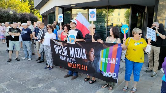 "Wolne media, Wolni Ludzie, Wolna Polska". Demonstracja w obronie niezależności telewizji