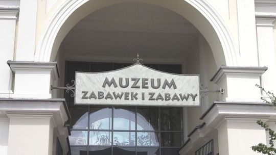 Wspólne świętowanie w Muzeum Zabawek i Zabawy