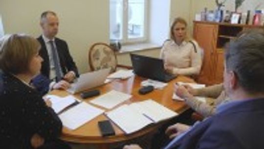 Wydzielenie dzielnic w Kielcach i udostępnienie inicjatywy uchwałodawczej mieszkańcom. Pierwsze obrady Doraźnej Komisji Rady Miasta Kielc