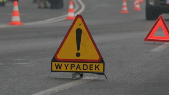 Wypadła z trasy, wpadła do rowu