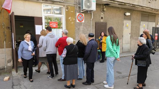 Wyższa frekwencja kobiet niż mężczyzn