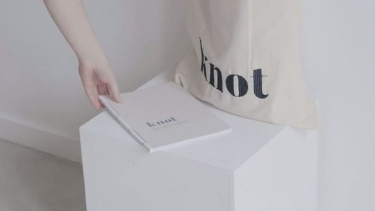 Zagłosuj na kolekcję makramowych dywanów Kuby Święcickiego