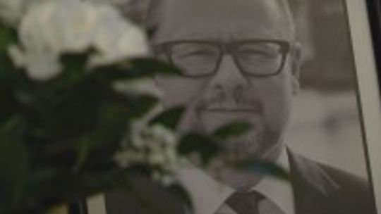 Żałoba narodowa w dniu pogrzebu Pawła Adamowicza i w piątek w całej Polsce