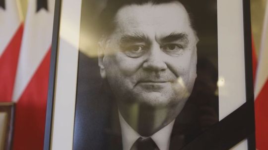 Żałoba narodowa w związku ze śmiercią premiera Jana Olszewskiego
