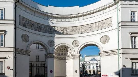 Zaplanowane na 2027 r. nakłady na zdrowie przekroczą o 200 mln zł ustawowe 7 proc. PKB