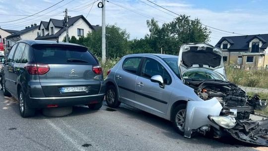 Zarzut usiłowania zabójstwa i areszt dla kobiety, która celowo spowodowała wypadek drogowy