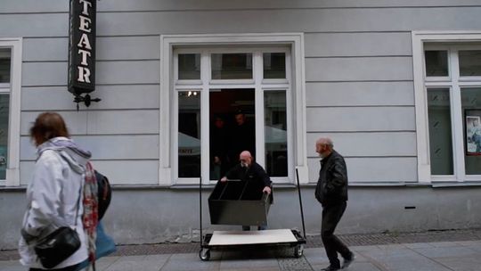 Zobacz jak wyglądała przeprowadzka Teatru im. St. Żeromskiego