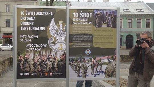 Żołnierze w wyjątkowej służbie bohaterami wystawy