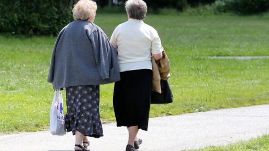 ZUS rozpoczął wypłatę 13. emerytur; pierwsze świadczenia trafiły do ok. 913 tys. osób