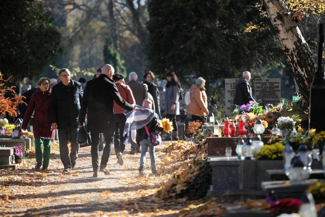 1 listopada w Kościele obchodzona jest uroczystość Wszystkich Świętych