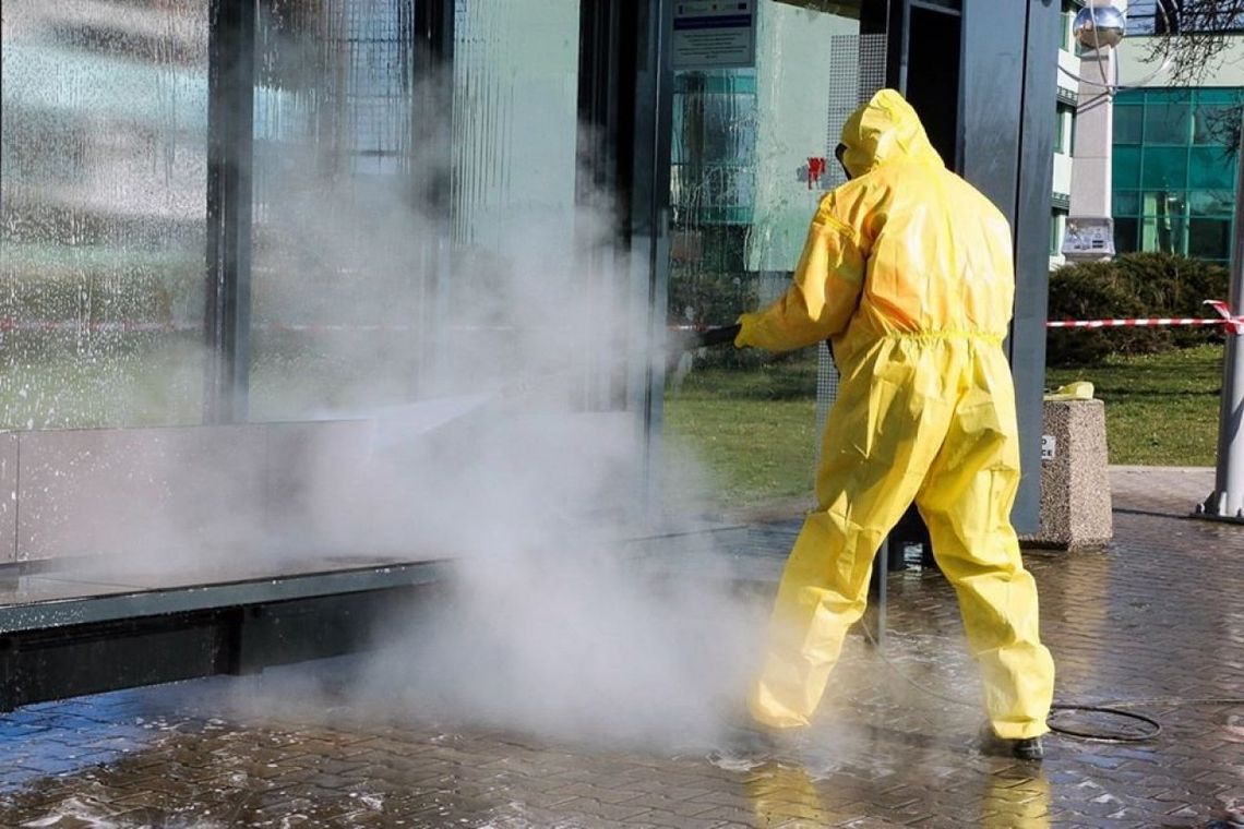 Akcja dezynfekcji miejsc w przestrzeni publicznej w Kielcach