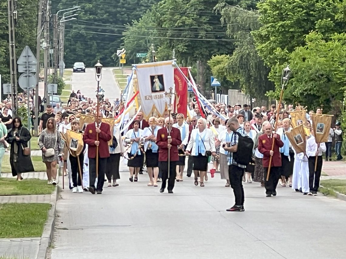Boże Ciało w Skarżysku. Parafia Matki Bożej Ostrobramskiej
