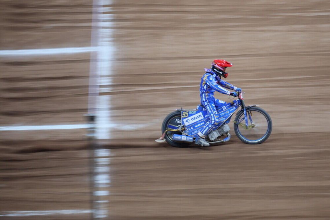 Broniący tytułu mistrza świata na żużlu Bartosz Zmarzlik wygrał Grand Prix Czech