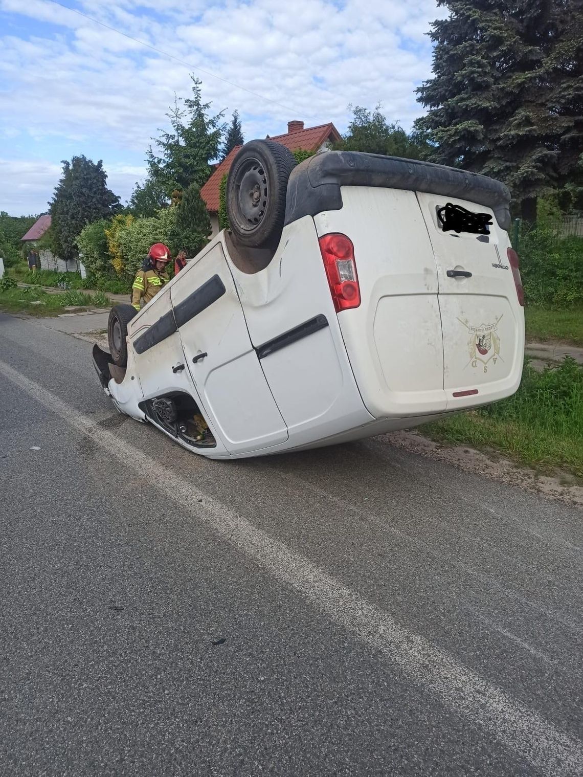 Bus dachował w Ostojowie