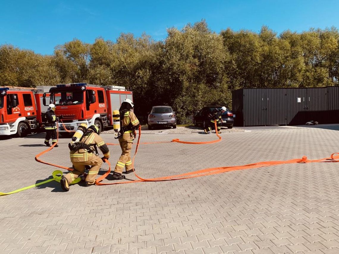  Ćwiczenia buskich strażaków na obiekcie Park handlowy „Promyk”