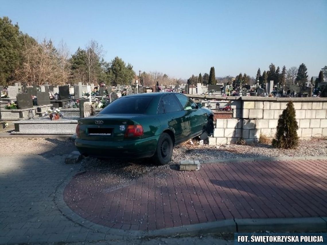 Ćwiczyła manewry, zniszczyła auto, nagrobki i ogrodzenie cmentarza