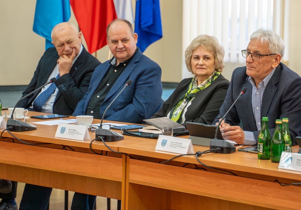 Czworo radnych powiatowych utworzyło klub Rozwój Plus Czworo radnych powiatowych utworzyło klub Rozwój Plus