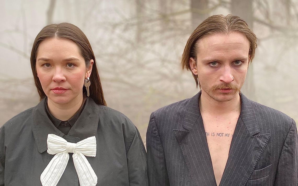 “Dym, proch, pył, świst…szumi w głowach, szumi nam” słowiański dark-pop w wydaniu Czarneckiej i Feno