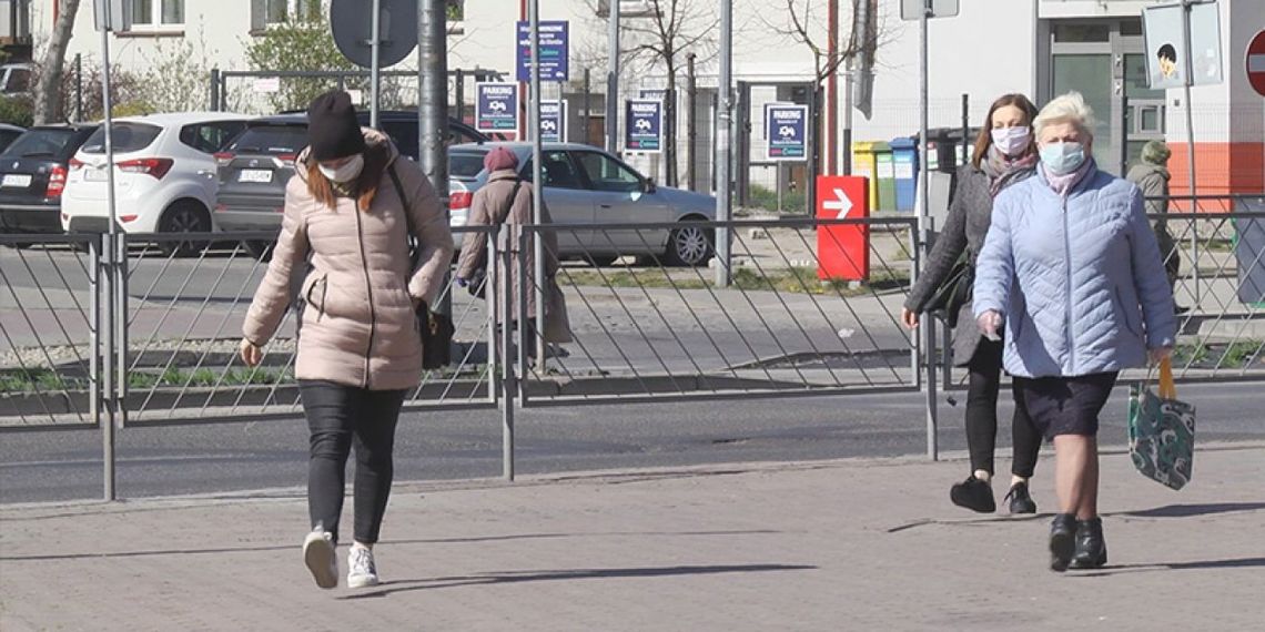 Eksperci: Polskę czeka trzecia fala zakażeń, jeśli w styczniu zostaną rozluźnione obostrzenia