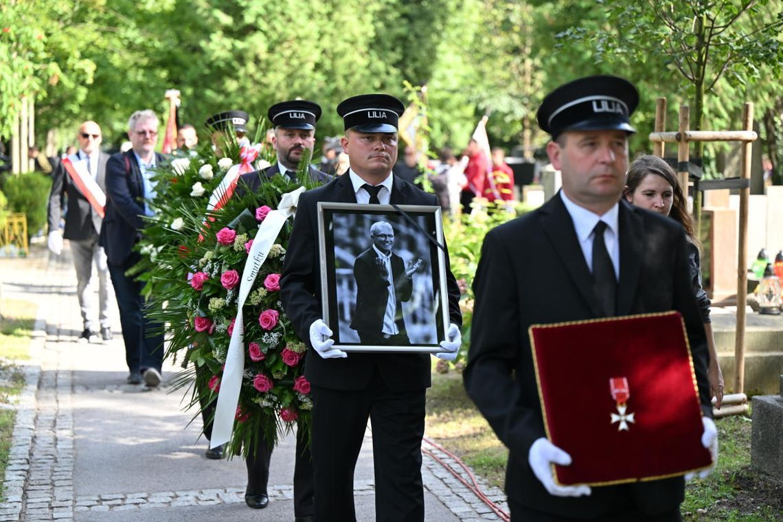 Franciszek Smuda, wybitny trener piłkarski, spoczął na Cmentarzu Rakowickim w Krakowie