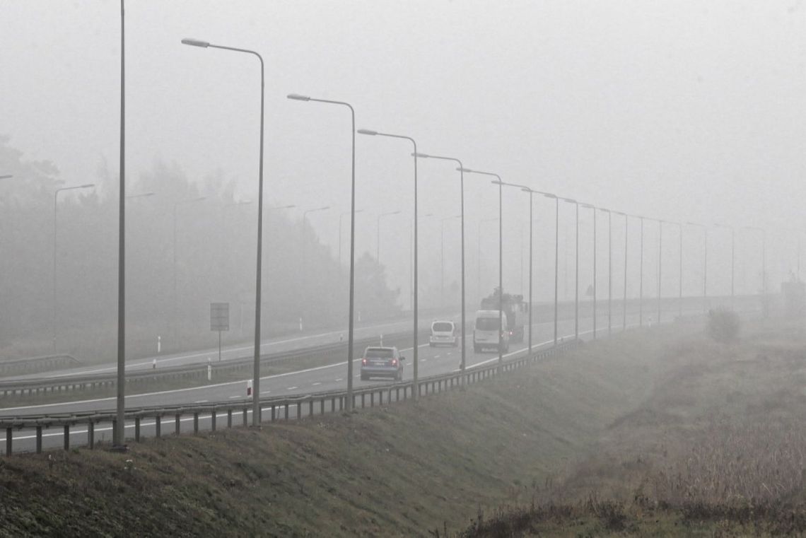 GDDKiA: przejezdne wszystkie drogi krajowe, mgły w prawie całym kraju