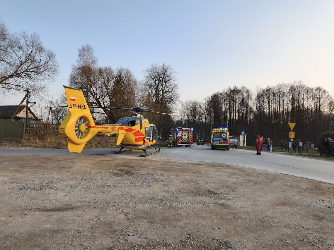 Groźna kolizja w Niekłaniu Wielkim: 15‑latek ciężko ranny po zderzeniu z samochodem osobowym