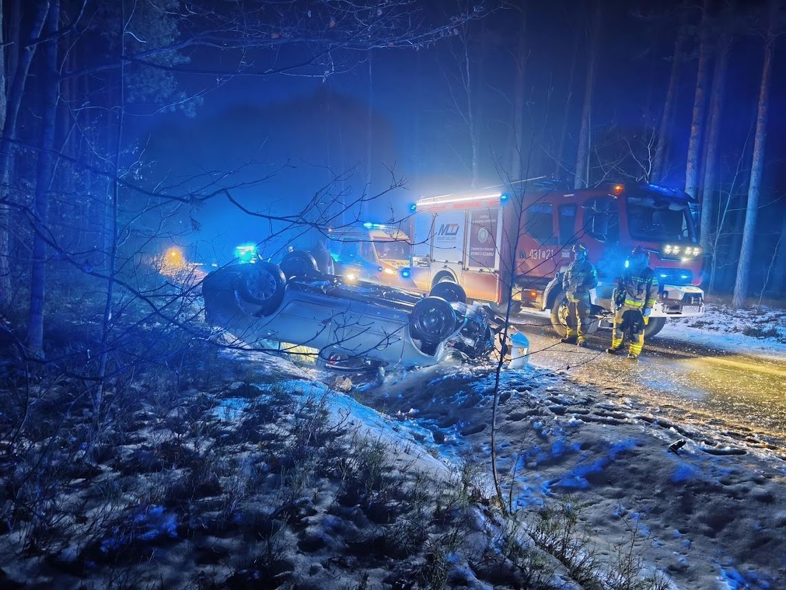 Groźne dachowanie w Wąsoszu Groźne dachowanie w Wąsoszu