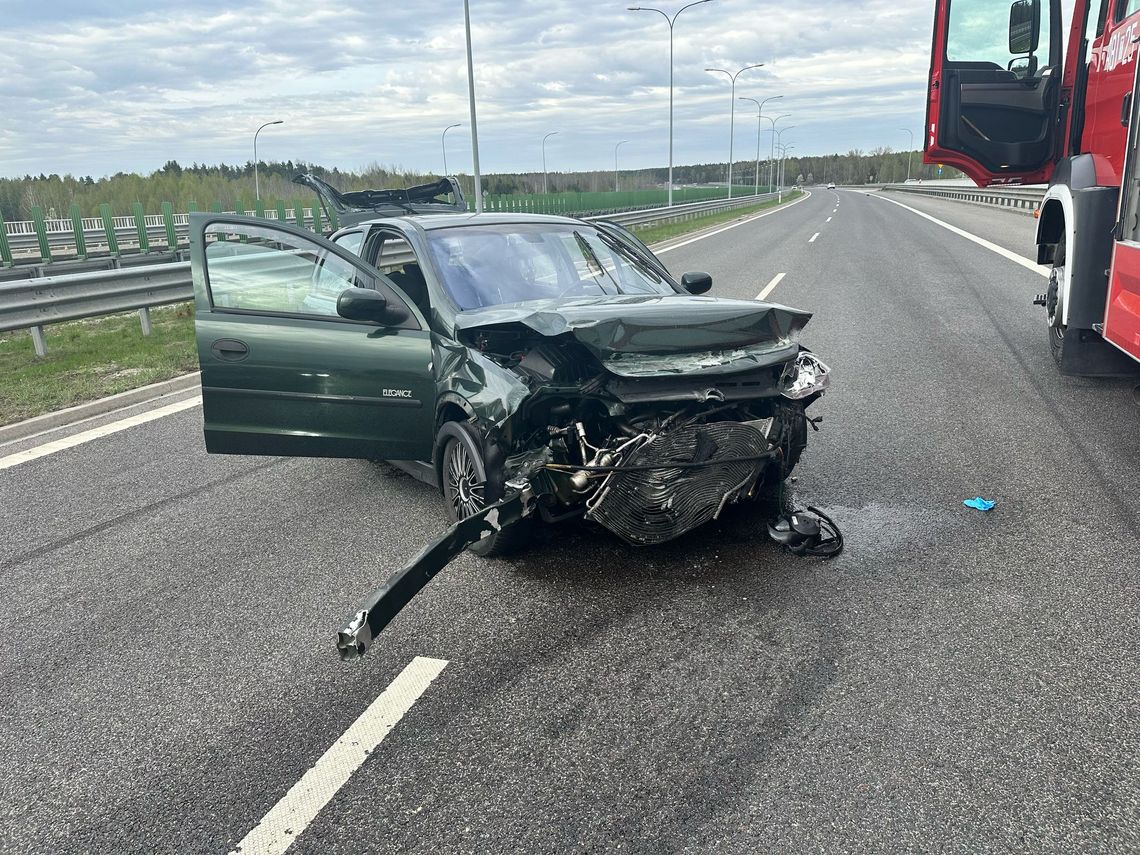 Groźne zderzenie Mercedesa i Opla na S7