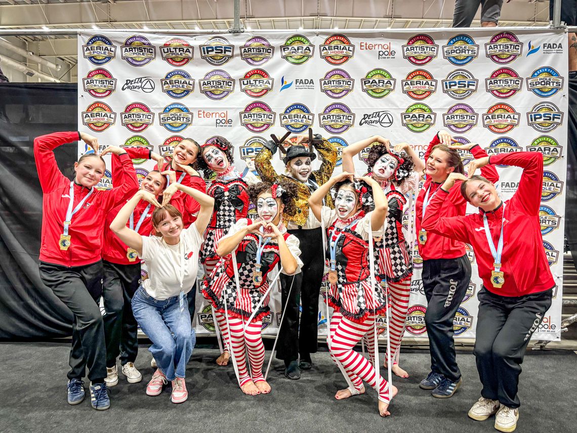 Historycznym sukcesie młodych polskich akrobatek z Kielc