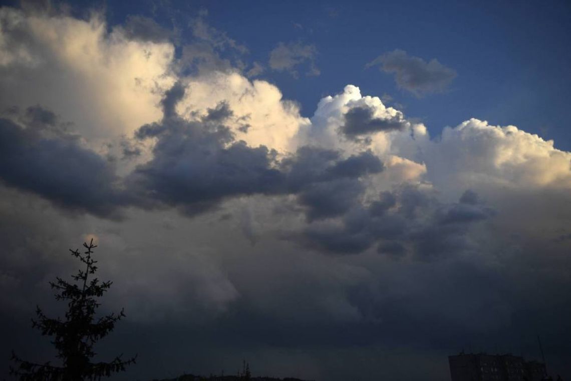 IMGW na majówkę: weekend pod znakiem chmur, ale pojawi się też słońce; na południu nawet 21 st. C